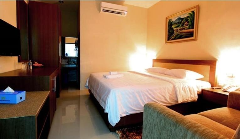 Hotel Marina Ambon Habitación foto